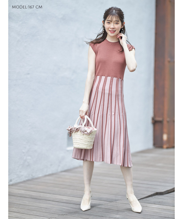 ストライプ切り替えフレンチスリーブニットワンピース