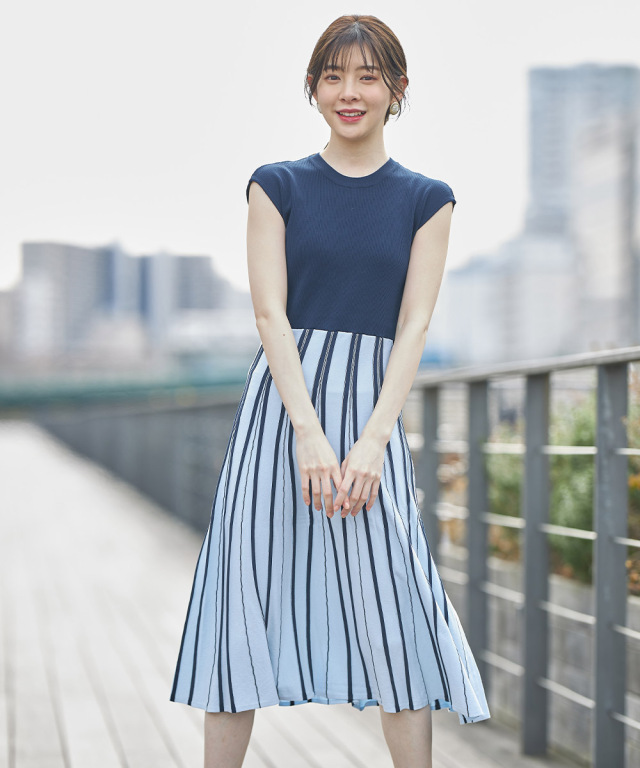 ストライプ切り替えフレンチスリーブニットワンピース