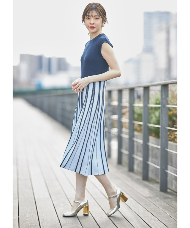 ストライプ切り替えフレンチスリーブニットワンピース