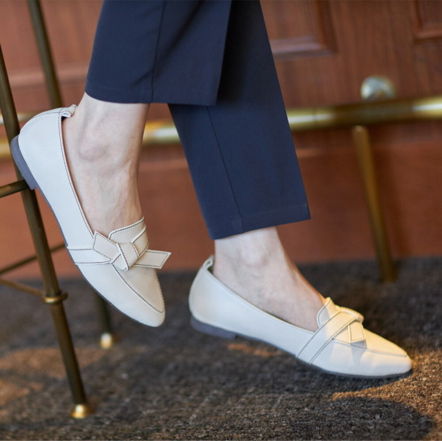 配色ステッチ入りリボンフラットシューズ Ceremony Style