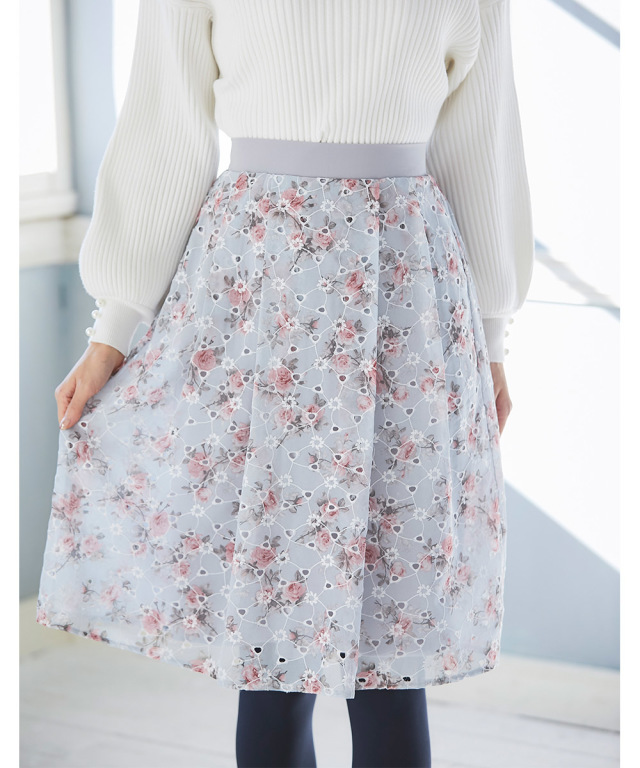 〖新品未使用〗TOCCA 刺繍スカート フレア 花柄 サイズ４(11号) トッカ TOCCA 刺繍 花柄スカート 未使用 ブルー 水色 レース
