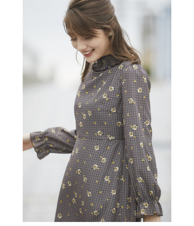 カラフルフラワープリント7分袖ワンピース(A・グリーン)【再入荷
