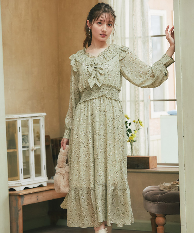 ふわっと秋風になびくフリル付きフラワープリントシフォンワンピース  