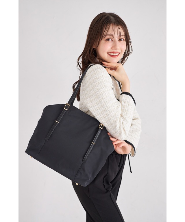 ベルト付きナイロン×フェイクレザートートバッグ