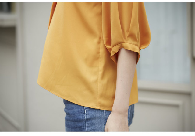 こなれ見せバックリボン付きVネックブラウス 【estilla