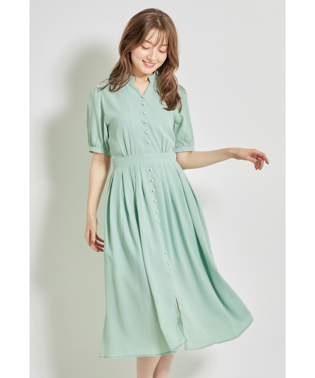 すっきりとほの甘いパール付きスキッパーデザインワンピース すっきりとほの甘いパール付きスキッパーデザインワンピース