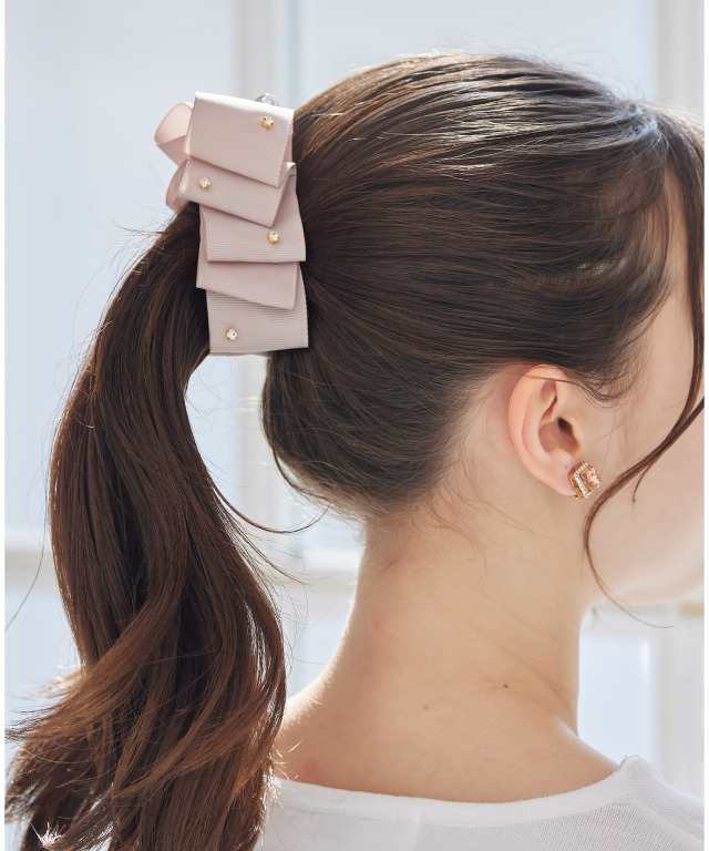 【後ろ姿にとびきりの輝きを】CHANEL ゴールドリボン バレッタ ボウ バレッタ》CHANEL シルクサテン ヘアアクセサリー リボン