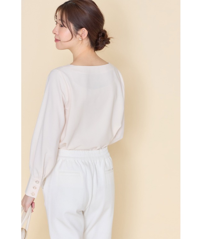 パール釦スクエアネックブラウス