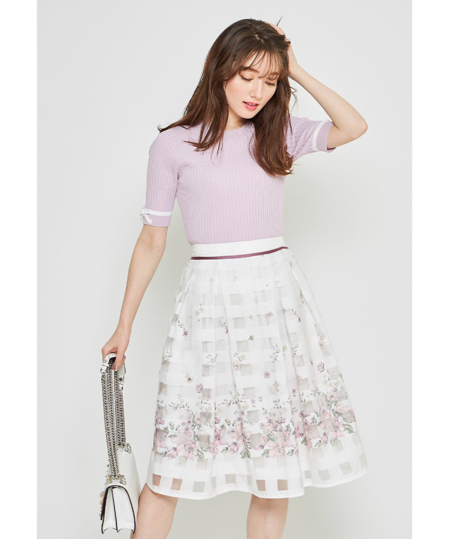 たっぷりフレア感でドレッシーに。シアーチェック×フラワープリント  