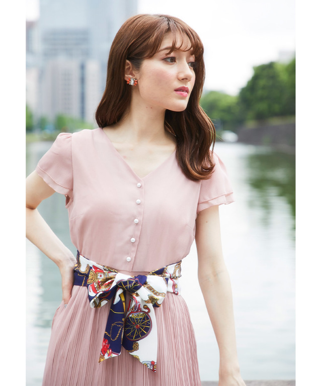 ウエストスカーフりぼん付きパール釦ワンピース