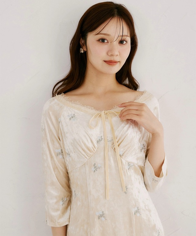 リボン付き小花刺繍ベロアレースラインワンピース
