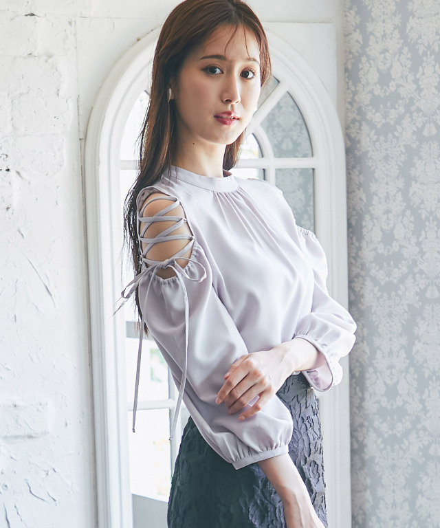 レースアップスリーブブラウス