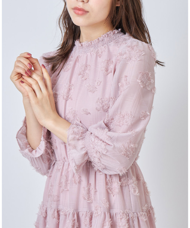 シアーチェック×フリンジジャガードシャーリングティアードワンピース 