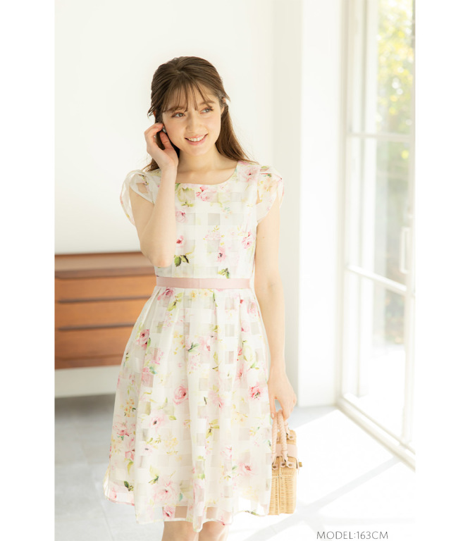 存在感のある華感☆シアーチェック×フラワープリントワンピース