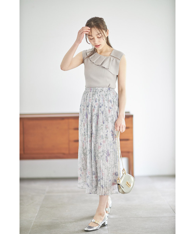 ニュアンシーに煌めくラメ入りフラワープリントプリーツスカート 