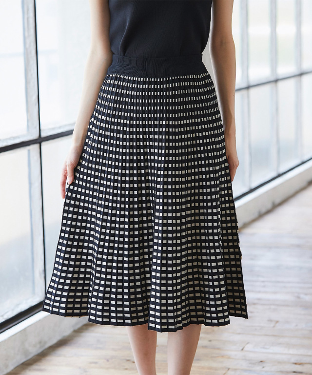 新品【トゥービーシック】ニットフレアスカート 新品to be chic ニットフレアスカート