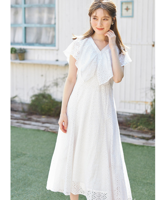 後ろレースアップラッフルスリーブフラワーカットワークレースワンピース 後ろレースアップラッフルスリーブフラワーカットワークレースワンピース