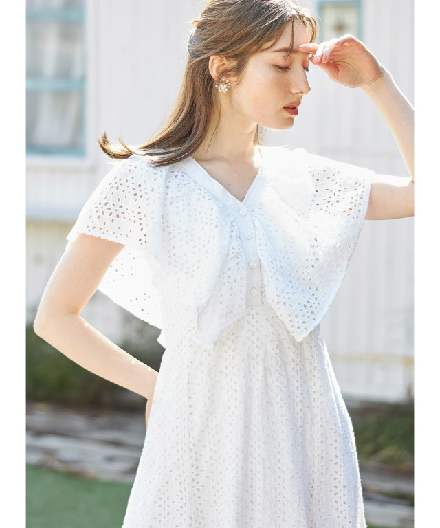 後ろレースアップラッフルスリーブフラワーカットワークレースワンピース