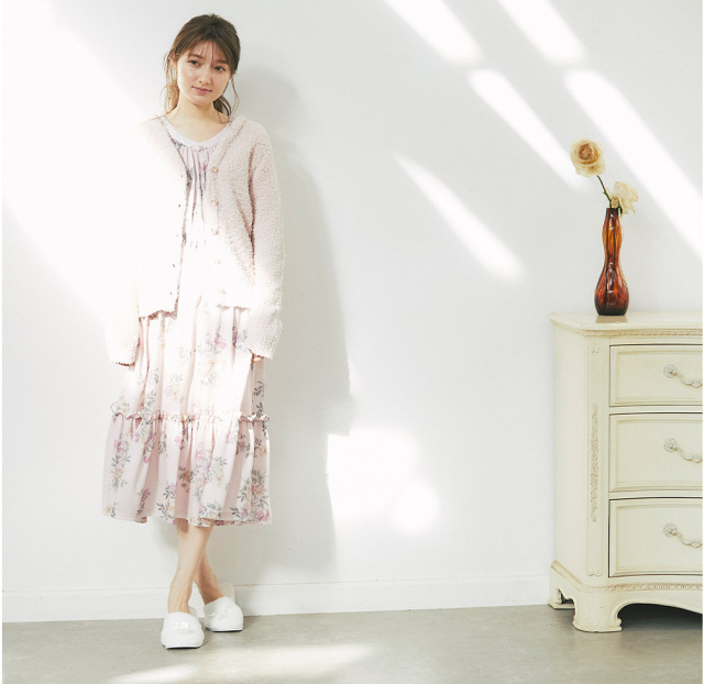 フリル付き裾切り替えフラワープリントルームワンピース