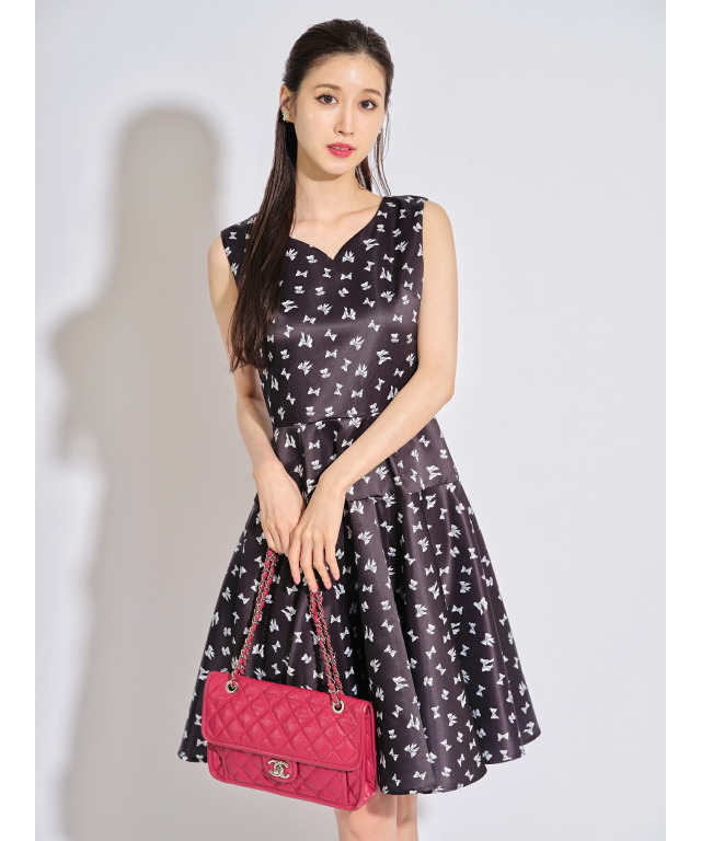 リボンプリントハートネックノースリーブワンピース Elegance Collection