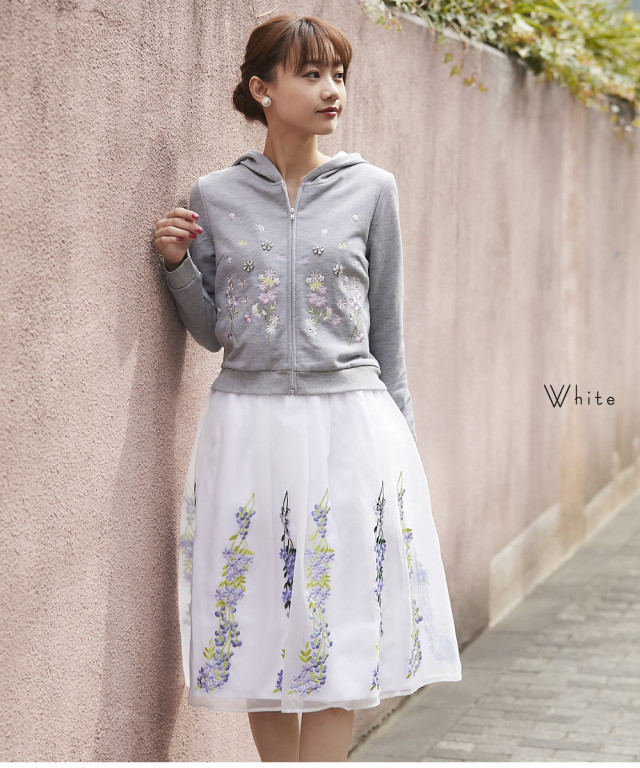 今どきレディなシースルーフラワー刺繍オーガンジースカート 