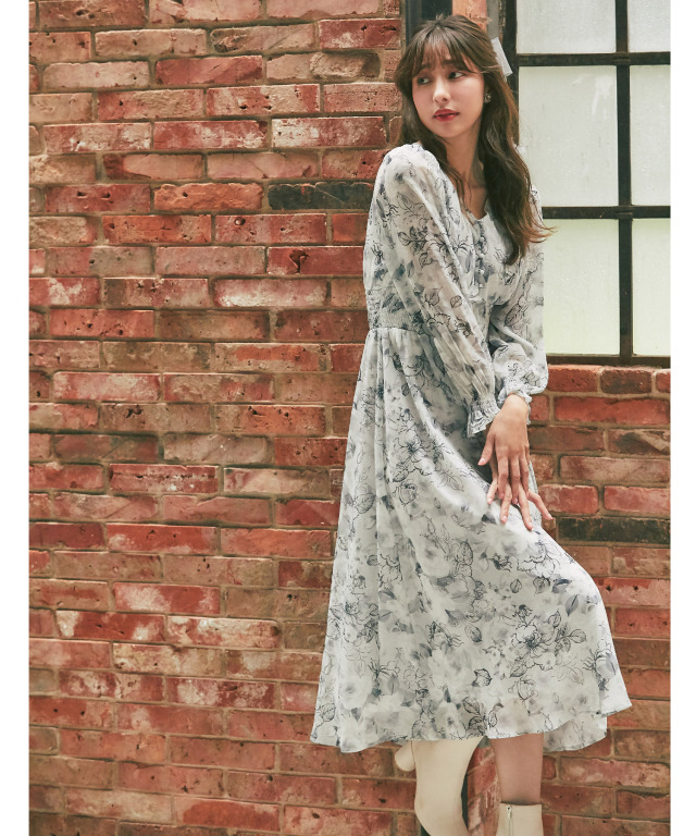 くるみ釦付きウエストタック水彩フラワープリントシャーリングワンピース