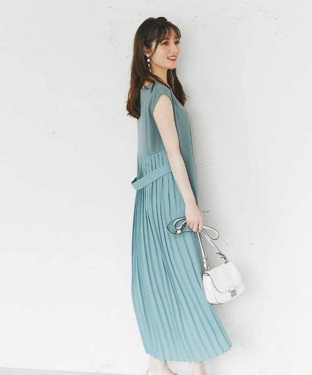 後ろプリーツ切替ノースリーブワンピース≪tocco closet luxe≫