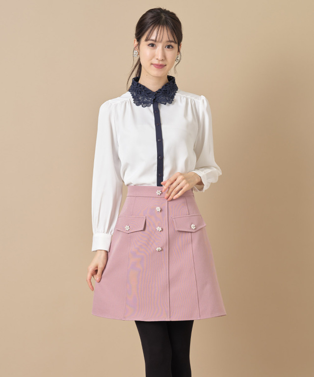 フレッシュな気品さ。フラワーモチーフ付き台形スカート 