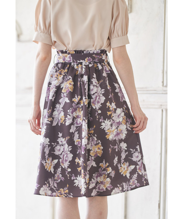スタイルＵＰも可愛いも同時に叶うベルト付きフラワープリントフレアスカート【labtis　ラブティス】 tocco closet(トッコクローゼット)  2/26スタート！スペシャルプライス ＊SALE品につき返品/交換/キャンセル/配送日指定不可/ラッピング不可
