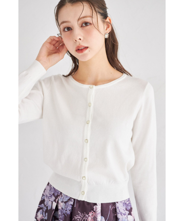 Catherineです。 コラーゲン加工フラワー釦ニットカーディガン