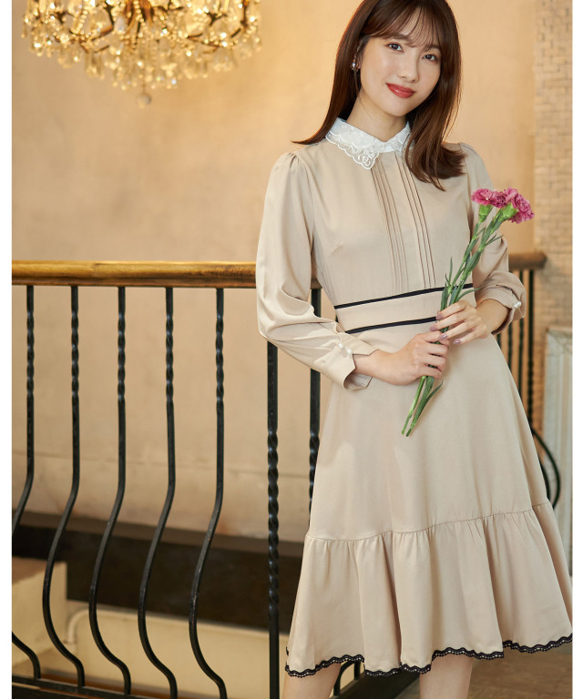レース襟付き配色ライン入り袖口パール装飾ピンタックワンピース