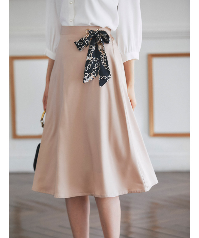 りぼんスカーフ付きサテンフレアスカート 