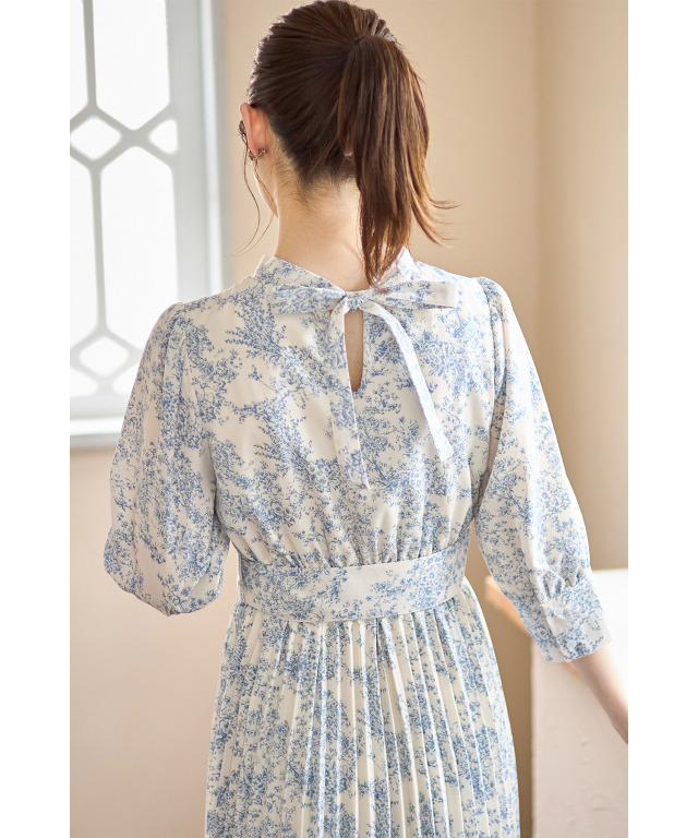 ブルー アッチコッチ様 ベルト付き後ろりぼんフラワートワルドジュイプリントプリーツワンピース