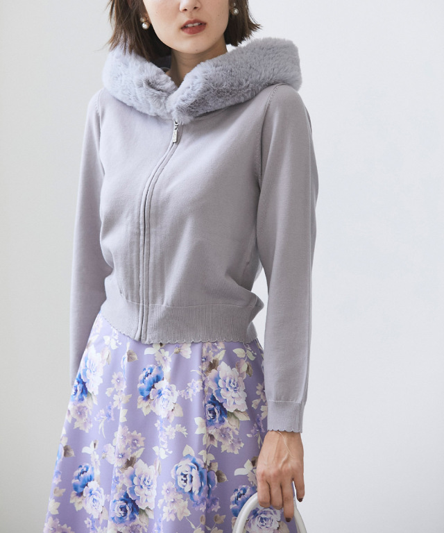 愛らしく彩る取り外し可能なフードファー付きクリアビジューファスナー  