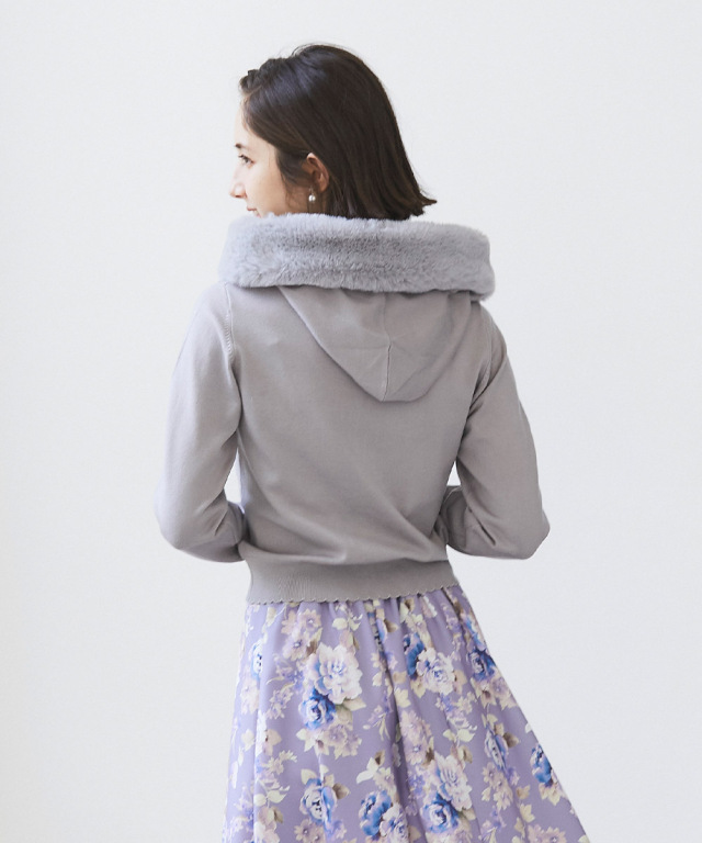 愛らしく彩る取り外し可能なフードファー付きクリアビジューファスナー  