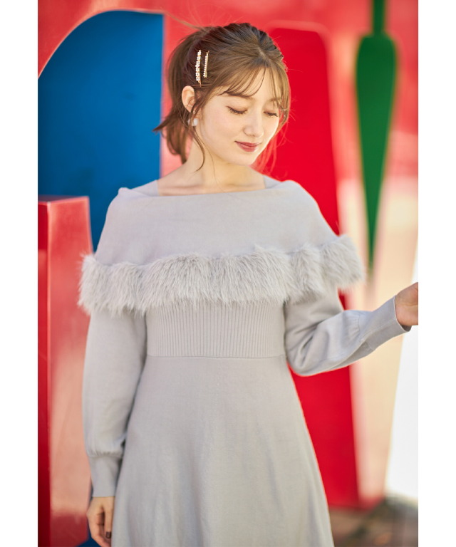 ファー付きケープライクニットワンピース