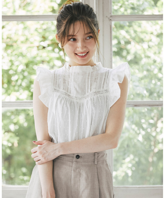 tranoi.トラノイ フリルライントップス ホワイト