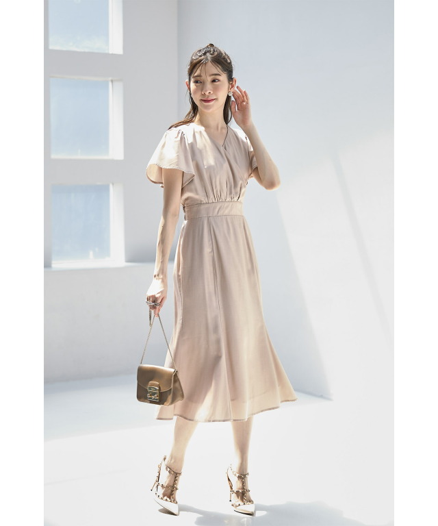 BURBERRY ベージュ ノースリーブ ワンピース&ドレス　セレモニー フレアスリーブシャンブレーカシュクールマーメイドワンピース