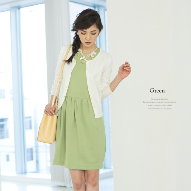 インナーチュール付きフィット フレアノースリーブワンピース Lique リキュエ