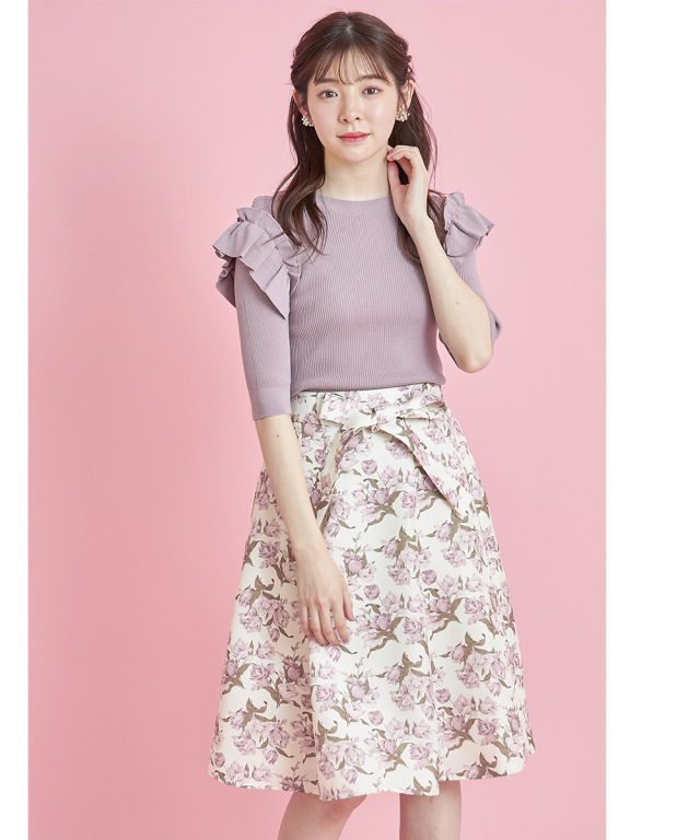失敗なしで華やかに映えるウエストりぼん付きフラワープリントフレア  