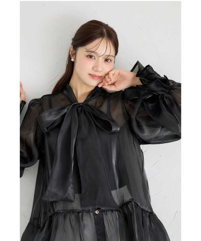 ボウタイリボン付きシアーペプラムブラウス