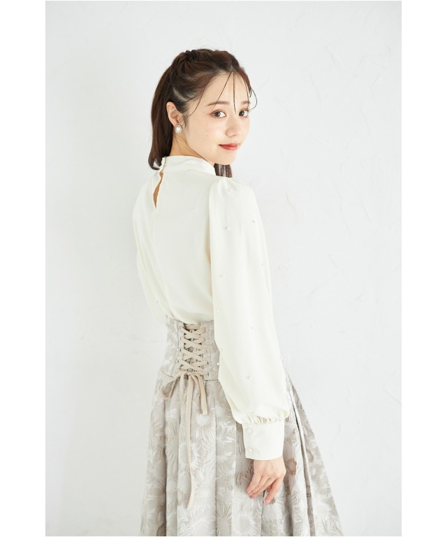 maison de Dolce フリルブラウス White maison de Dolce. メゾンド