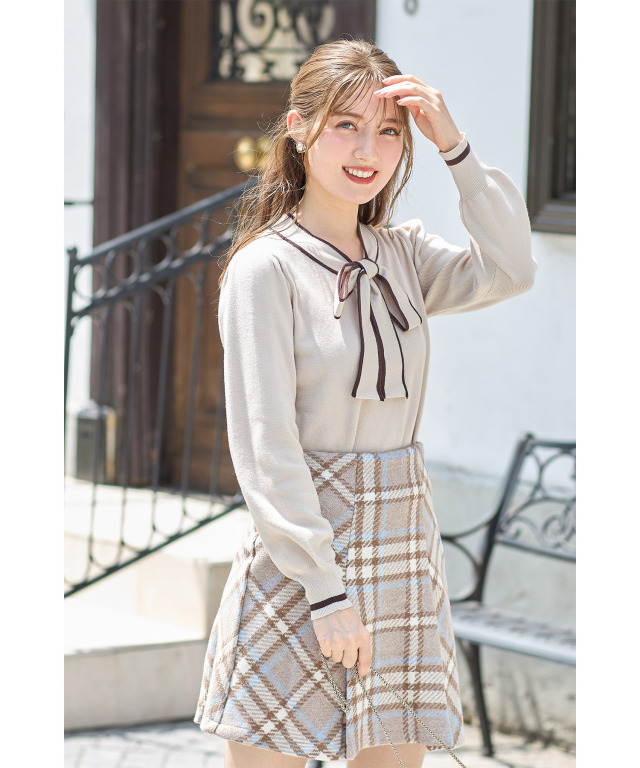 チェック柄タック入り台形ミニスカート 
