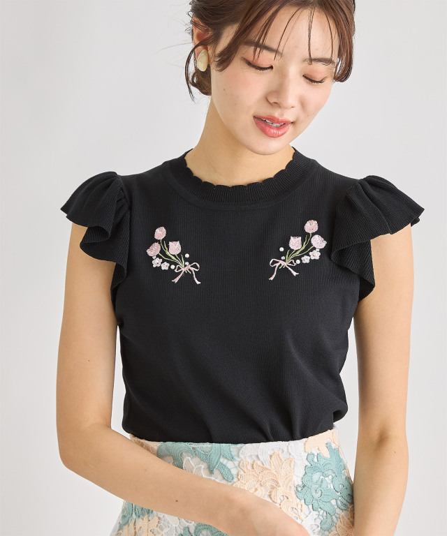 パールビジュー付きチューリップ×リボン刺繍ニットプルオーバー