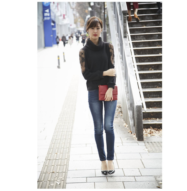 ふわもこ レース儚げ女子ニットソープルオーバー1月27日再販決定 Matoria マトリア A Wonderful Time カタログ 垣内彩未さんはライトグレーを着用