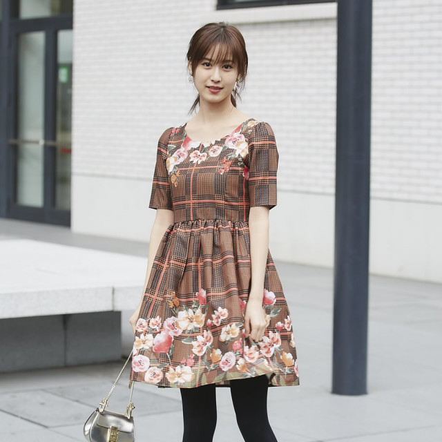 2月24日 土 0 00スタートbargain 着るだけで絵になるグレンチェック パネルフラワー半袖ワンピース Melana メラーナ Tocco Closet トッコクローゼット Sale品につき返品 交換 キャンセル 配送日指定不可 ラッピング不可