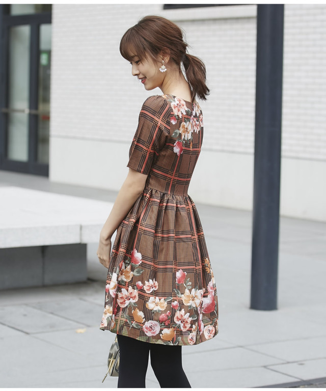 2月24日 土 0 00スタートbargain 着るだけで絵になるグレンチェック パネルフラワー半袖ワンピース Melana メラーナ Tocco Closet トッコクローゼット Sale品につき返品 交換 キャンセル 配送日指定不可 ラッピング不可