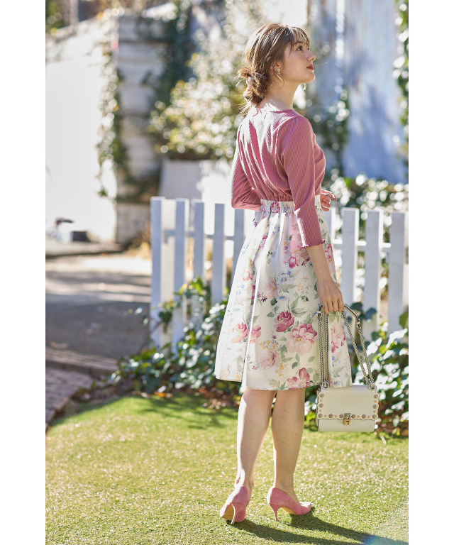 シャーリングスリーブリブカットソー×フラワープリントドッキングワンピース　白 リブカットソー×フラワープリントドッキングワンピース