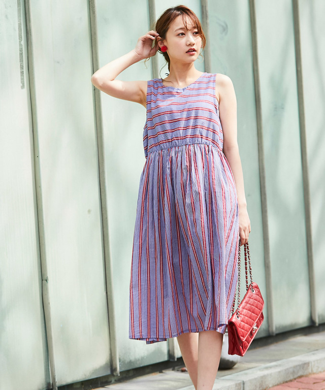 スタイルを旬に魅せるボーダー×ストライプ切替ノースリーブワンピース 