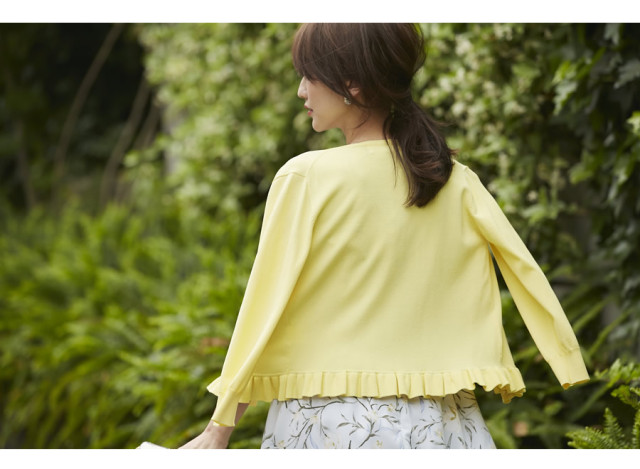 甘いひとクセがたまらない裾フリルシャリ感ニットカーディガン 【mifai  